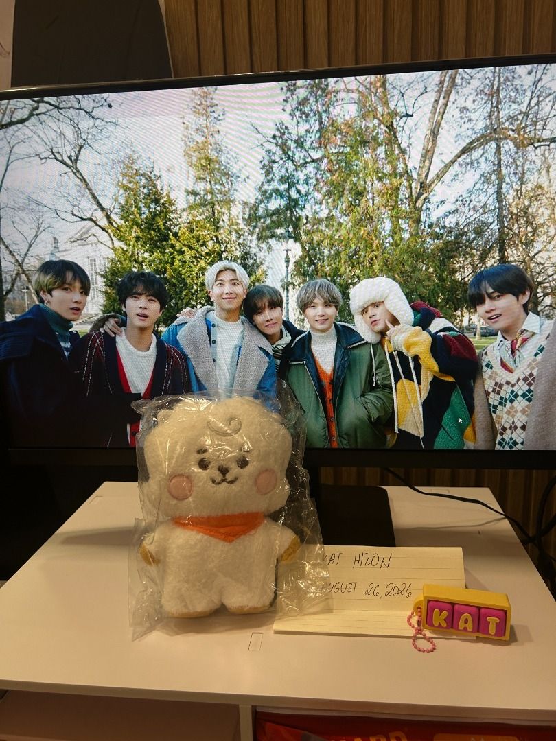 BT21 RJ Tatton Plush – Japan Release (Category: Plushies & Soft Toys) located in Taguig. Submitted by kat_hizon92 (Listing ID 1457795384, Image 2). Description: 💜 Official BT21 / LINE FRIENDS Japan merchandise 🇯🇵 Japanese-market release 💜 RJ Tatton Plush (S) 🏷️ Original tag included ✨ Very good condition / well kept ₱350 📍 BGC / Manila 💵 GCash / bank transfer Please see photos for actual condition. Original tag and Japanese product informa