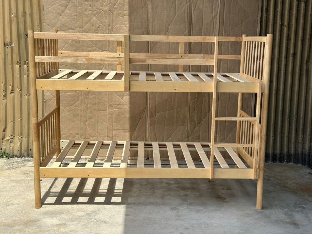 Bunk Bed (Category: Bed Frames & Mattresses) located in Muar. Submitted by andrew_90 (Listing ID 1457726335, Image 3). Description: Single size Full Solid Wood.