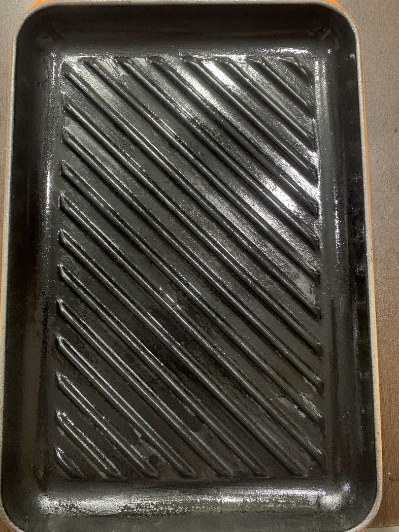 Cast iron LE CREUSET (Category: Cookware & Accessories) located in Manila. Submitted by akotisay (Listing ID 1457875949, Image 2). Description: FOR SALE LE CREUSET CAST IRON GRILL PAN EXCELLENT CONDITION TAGUIG CITY LOCATION PM OR TXT 09957525547.