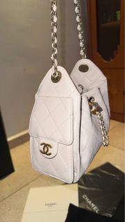 (Category: ) located in . Submitted by clothesandstitches (Listing ID 1457745652, Image 1). Description: .