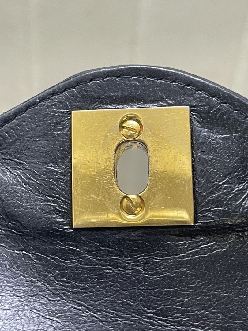 Chanel Vintage flap bag (Category: Luxury Bags & Wallets) located in Aparri. Submitted by laheybels (Listing ID 1457809014, Image 3). Description: Chanel vintage flap Ykk zipper Not guaranteed.