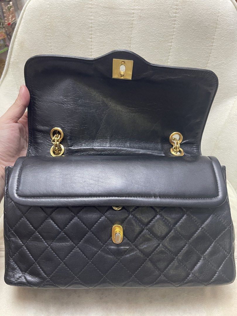 Chanel Vintage flap bag (Category: Luxury Bags & Wallets) located in Aparri. Submitted by laheybels (Listing ID 1457809014, Image 2). Description: Chanel vintage flap Ykk zipper Not guaranteed.