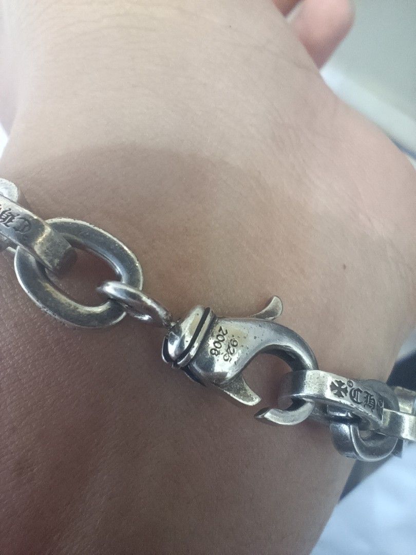 Chrome Hearts Large Paper Chain Bracelet (Category: Jewelry) located in Manila. Submitted by tetdoubletaps (Listing ID 1457858260, Image 3). Description: WTS! CHROME HEARTS LARGE PAPER CHAIN BRACELET 7.5-8 INCHES .925 MARKINGS 9,999 + SF DM ME.