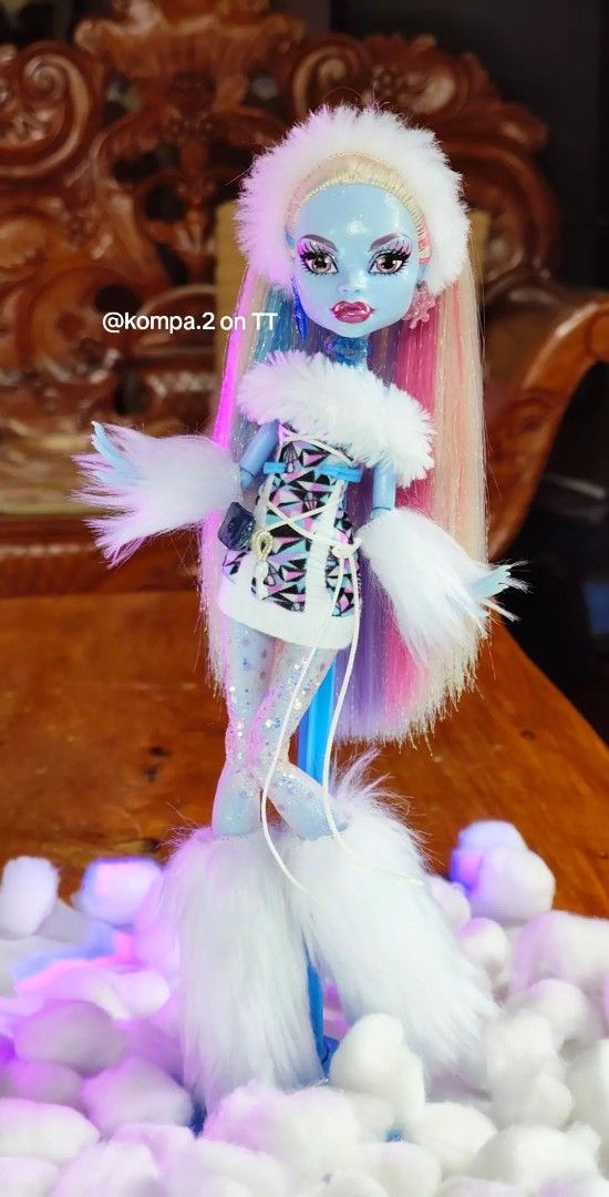 Monster High Custom Doll Clothes by Kompa Kompa (CLOSED) (Category: Figurines & Statues) located in Tabaco. Submitted by kompakompa (Listing ID 1457873246, Image 2). Description: Hi! it's me, Kompa Kompa. Commissions are officially CLOSED for the months of September and October. Thank you for those who availed my services. For those who inquired and yet wish to have something customized, commissions will open soon. 🩷 - @kompa.2 on TikTok | Follo