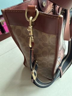 （分類：）位於 。 由 karkarc 提交（商品編號 1456347457，圖片 1）。簡介： 。