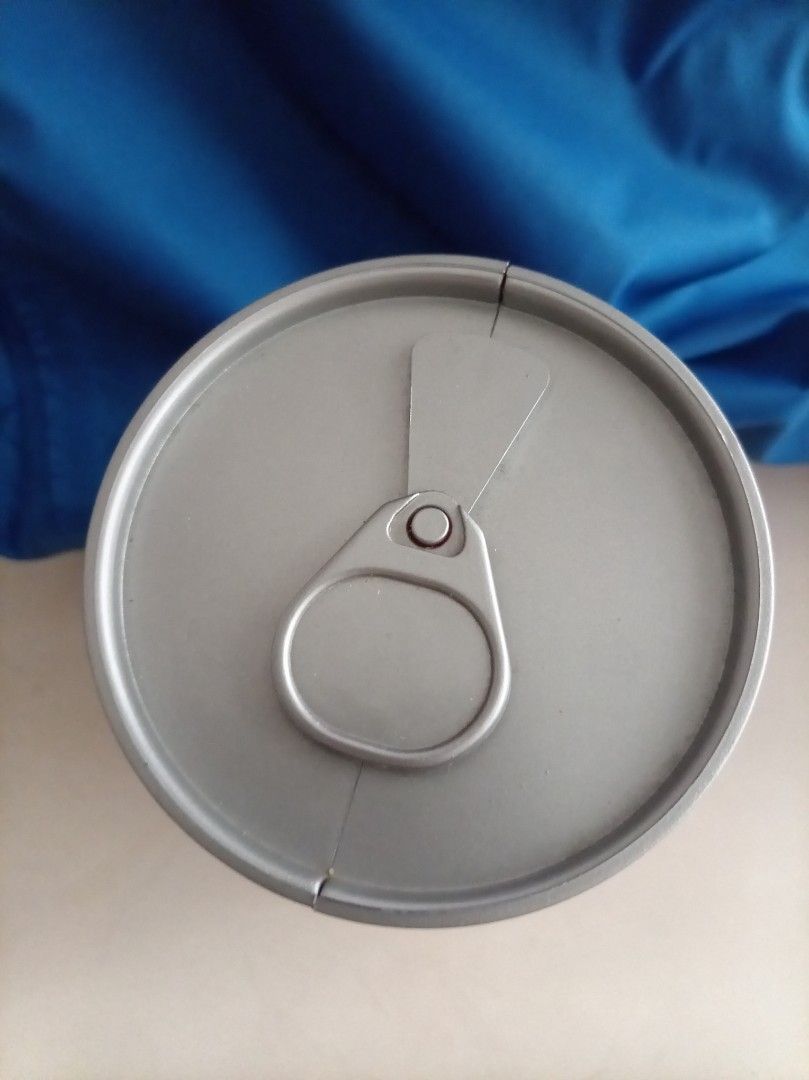 Coca Cola Can Clock （分類：復古收藏品）位於 Hong Kong。 由 yolies 提交（商品編號 1457745812，圖片 5）。簡介： Vintage Item for Coca Cola Collectors Actually Item kept as collection and never used. Battery operated. Condition is good and clock still works. 。