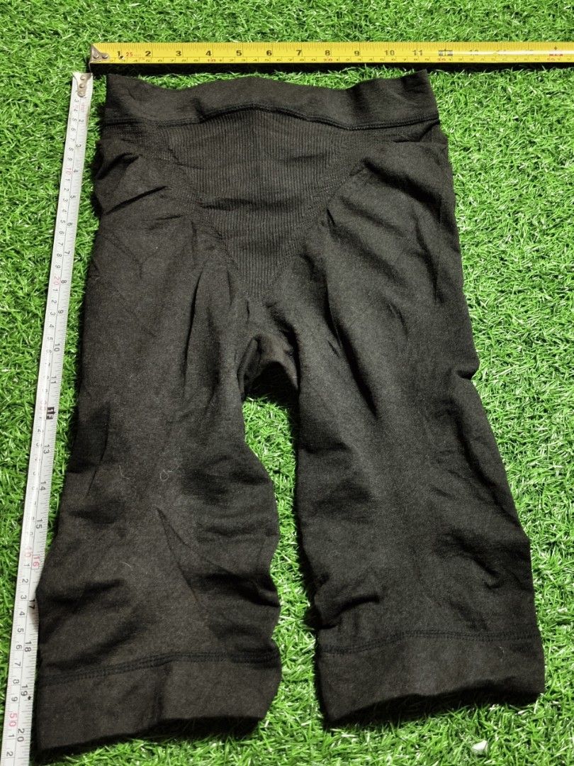 Code : 1051 (Category: New Undergarments & Loungewear) located in Sungai Buloh. Submitted by Zirahh.BndleNightware (Listing ID 1457841761, Image 1). Description: 9/10.
