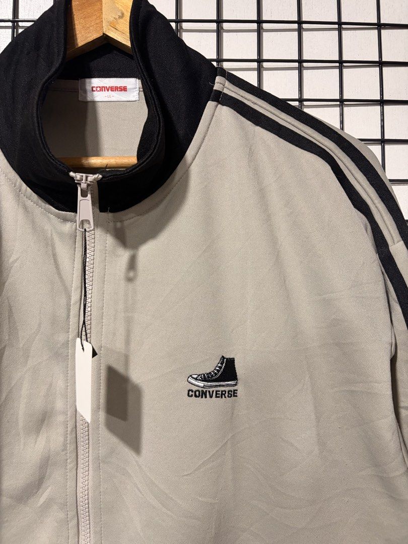 Converse Jacket (Category: Coats, Jackets and Outerwear) located in Kota Bharu. Submitted by dfstoremy (Listing ID 1457798741, Image 2). Description: XL (24/27) Condition 9/10.