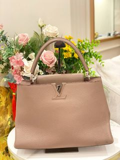 (Category: ) located in . Submitted by luxshare_preloved_ (Listing ID 1457810689, Image 1). Description: .