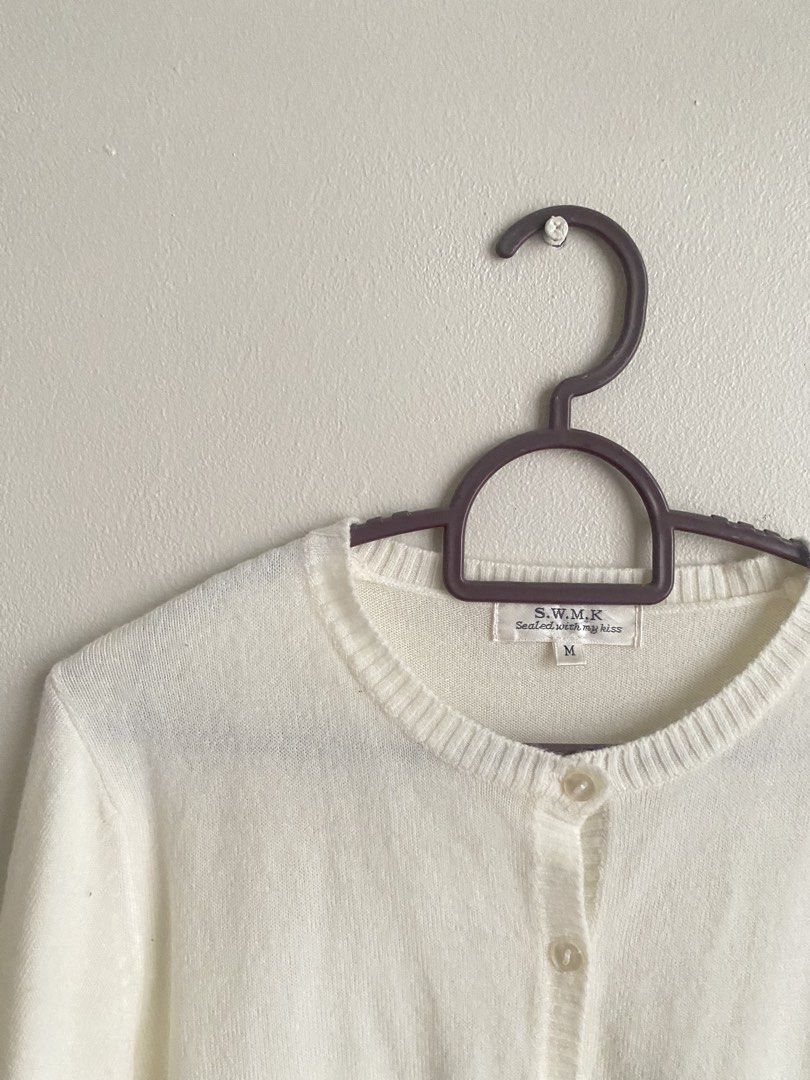 Cream Button-Up Basic Cardigan (Category: Coats, Jackets and Outerwear) located in Kajang. Submitted by berrymelon (Listing ID 1457710882, Image 2). Description: - on tag size M but fits S better - pit 16.5 labuh 24 - postage add rm7 .