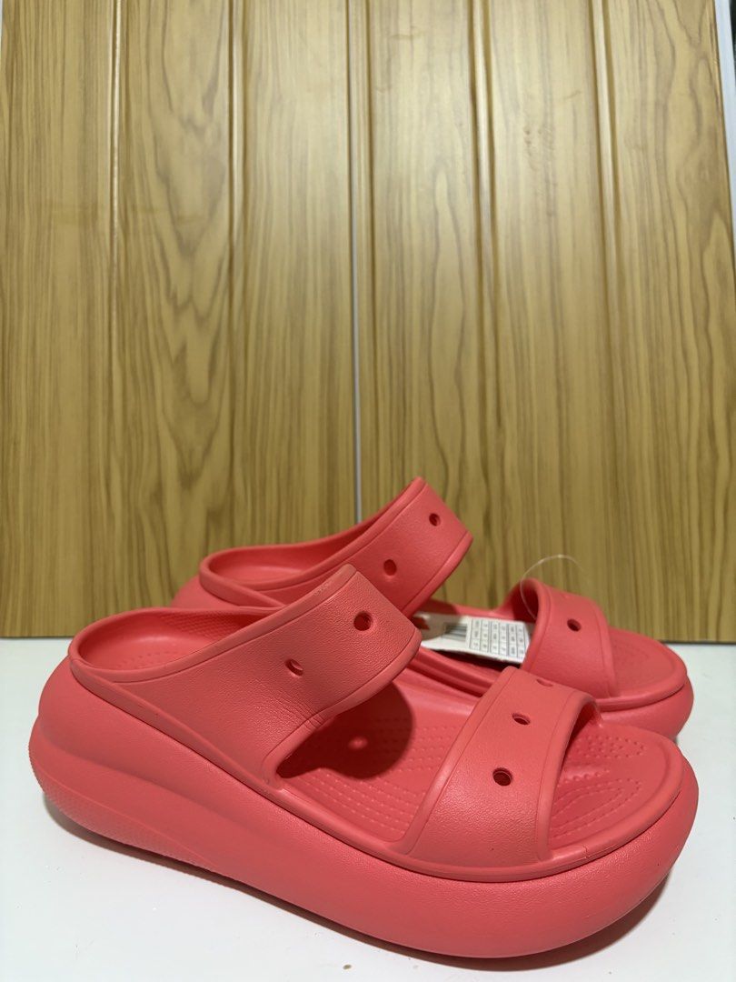 CROCS CRUSH SANDALS M6/W8 (Category: Flats & Sandals) located in Manila. Submitted by marie_amador (Listing ID 1457826827, Image 2). Description: Brand New CROCS SANDALS Brand new, from Kuwait 🇰🇼✨ Natanggal lang ang tag dahil pinadala sa akin, pero never worn / unused. For sale na lang 😊 PM me .