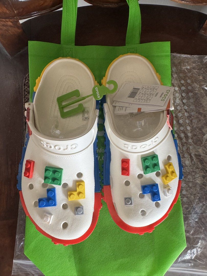 Crocs Lego (Category: Slippers & Slides) located in Manila. Submitted by jemerrysudlon16 (Listing ID 1457732849, Image 2). Description: Crocs Lego .