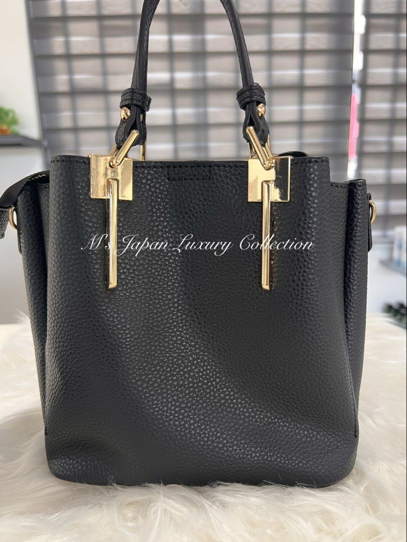 D. Kelly 2 way Bag (Category: Luxury Bags & Wallets) located in Iloilo. Submitted by msjluxury (Listing ID 1457741830, Image 3). Description: 🇯🇵 IMPORTED FROM JAPAN: D.KELLY 2-Way Bag 🖤 Get the high-end designer look without the luxury price tag! This chic, structured bag is imported straight from Japan and ready to ship. DM us for more deets😊 .