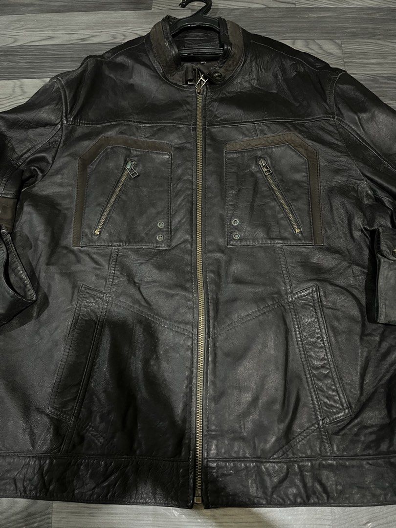 Dark Brown Genuine leather jacket (Category: Coats, Jackets and Outerwear) located in Baguio. Submitted by amarilesbacagan2.tiger (Listing ID 1457836323, Image 1). Description: Darkbrown genuine leather jacket 2xl no flaws Baguio location mabini da.
