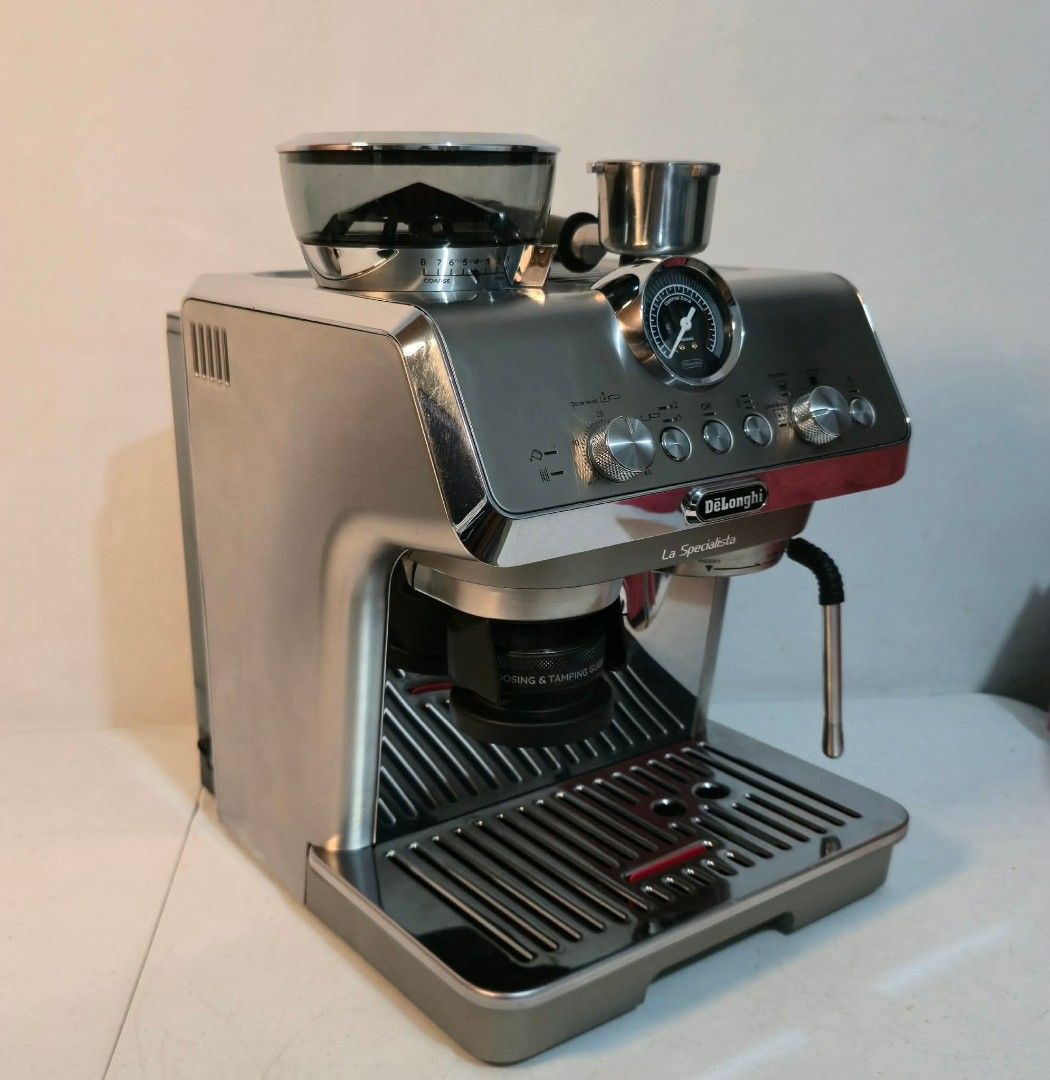 Delonghi La Specialista Arte Evo Espresso Machine (Category: Coffee Machines & Makers) located in Caloocan City. Submitted by souththrift_taytay (Listing ID 1457780901, Image 3). Description: Delonghi La Specialista Arte Evo Espresso Machine Australian mall pull out Used as Display unit 220V Inclusion Portafilter 2 filter cups Tamper Coffee Dozer Milk Jug No box.