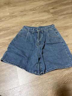 (Category: ) located in . Submitted by moneygasm (Listing ID 1457842038, Image 1). Description: .