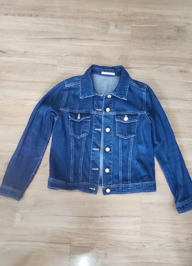 Denim jacket (Category: Coats, Jackets and Outerwear) located in Manila. Submitted by chinitah25 (Listing ID 1457763433, Image 1). Description: preloved size: Small-Medium.