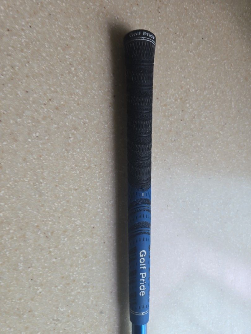 Driver (Category: Golf) located in Singapore. Submitted by chang72 (Listing ID 1457744953, Image 3). Description: recently replaced grip offers welcome.