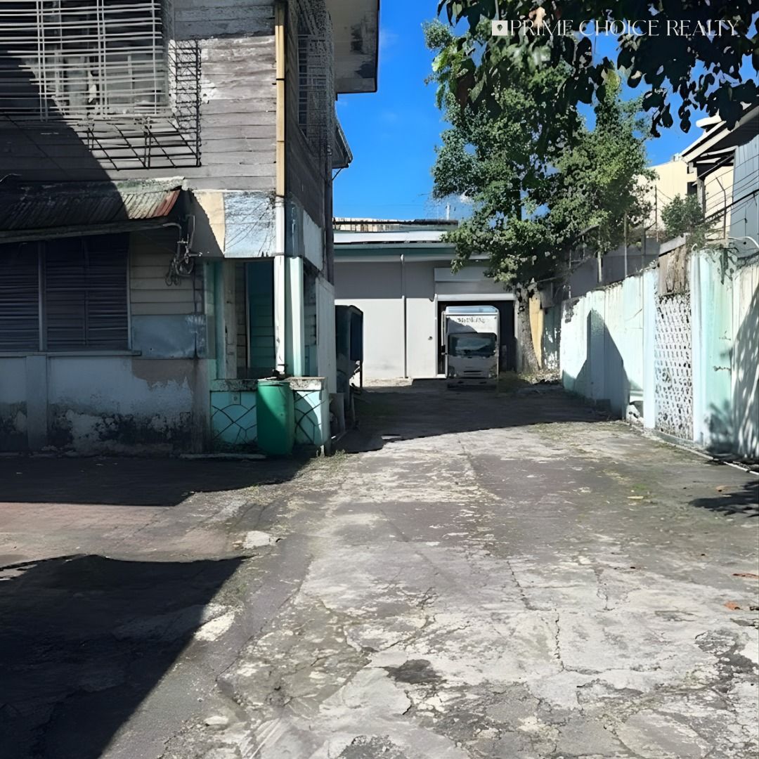 Lot along E. Rodriguez Sr. Ave., Quezon City (Category: Lot) located in Quezon City. Submitted by primechoicerealtyinc (Listing ID 1457768556, Image 2). Description: FOR LEASE: Lot along E. Rodriguez Sr. Ave., Quezon City Property Details: • Lot Area: 408 sqm • Frontage: 14 meters • Depth: 29.2 meters • With Existing Old Structure • Lessor may demolish structure if needed • 100% Flood-Free • Excellent Visibility & Accessibility • Lease Term: 5 Ye
