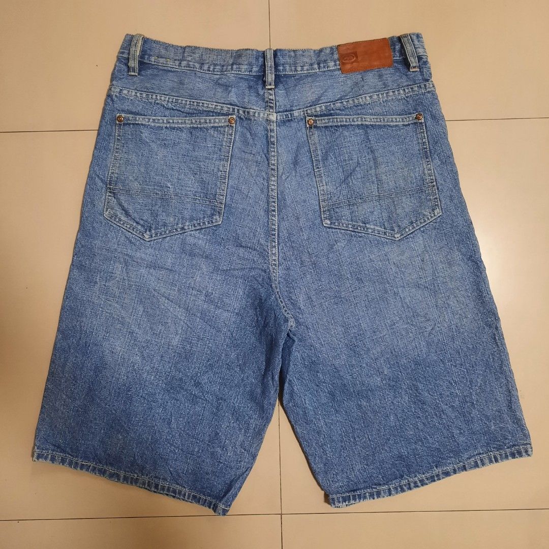 Echo Unlimited Long Jorts (Category: Shorts) located in Cebu City. Submitted by archivalia.me (Listing ID 1457730545, Image 2). Description: Ecko Unlimited Denim Long Jorts Waist 36 Length 26 Hem 12.5 No Issue Price dm + sf Loc: Cebu City.