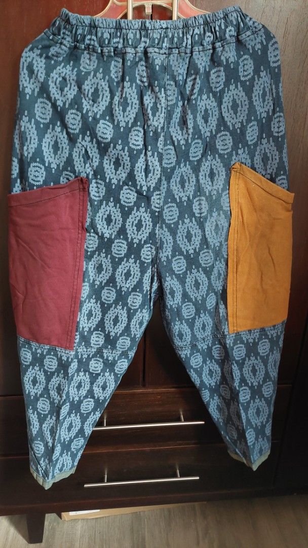 Eight Girls Patterned Pants with Pockets (Category: Other Bottoms) located in Paranaque City. Submitted by daddyu (Listing ID 1457737588, Image 3). Description: - Cool blue and grey patterned pants for girls. - Comfortable elastic waistband. - Two distinct colored pockets on the front. - Made from soft and flowy fabric. - Ideal for casual wear..
