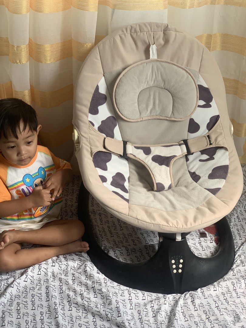Electric Cradle 1-3yo (Category: Cots & Cribs) located in Naic. Submitted by triple_f19 (Listing ID 1457820023, Image 2). Description: Electric cradle still working ko mosquito net but still goods prin gamitin..