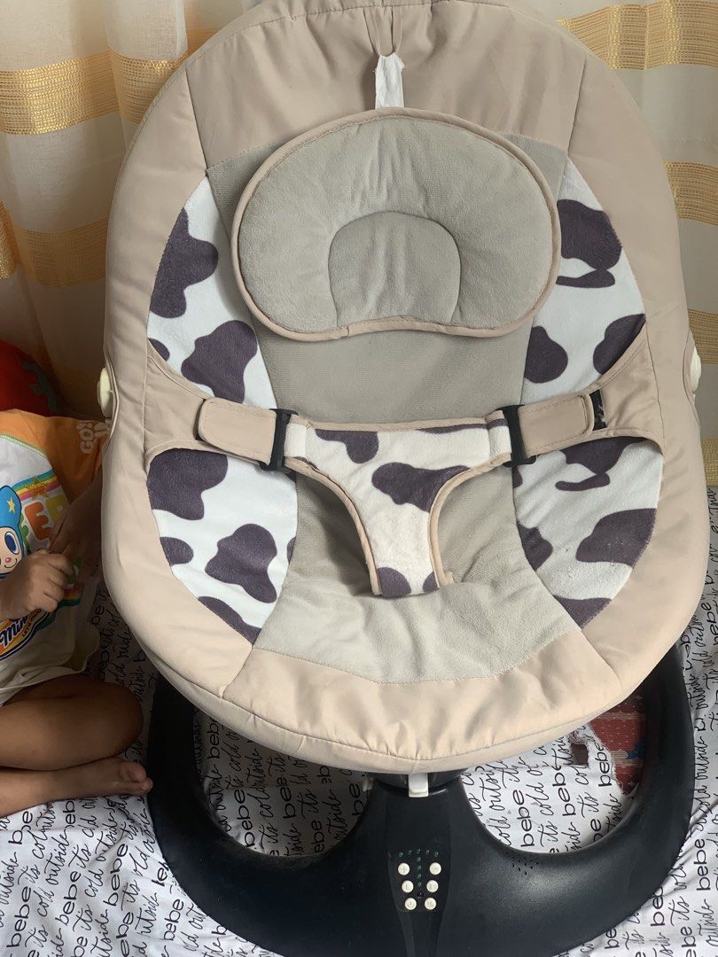 Electric Cradle 1-3yo (Category: Cots & Cribs) located in Naic. Submitted by triple_f19 (Listing ID 1457820023, Image 1). Description: Electric cradle still working ko mosquito net but still goods prin gamitin..