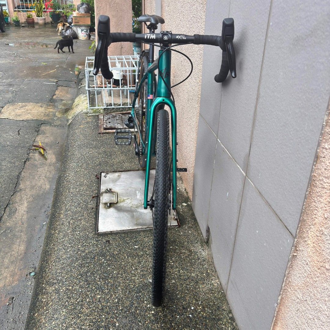 Electronic gravel bike (Category: Bicycles) located in Cavite. Submitted by dylanmedal40770 (Listing ID 1457887557, Image 3). Description: FRAMESET Size 48 large Frame: Kespor GSX 2.0 Alloy Gravel Frame Fork: Kespor Carbon Fork GROUPSET Shifters: SRAM Rival eTap AXS Rear Derailleur: SRAM Rival XPLR eTap AXS Crankset: SRAM Rival 40 teeth sync chainring Cassette: SRAM XPLR (10/44) 12-Speed Chain: SRAM CRESCENT MOON CHAIN Brakes: SRAM Rival Hydrauli