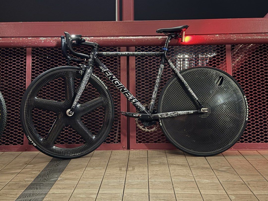 Engine 11 Chas (Category: Bicycles) located in Singapore. Submitted by rm666 (Listing ID 1457820421, Image 1). Description: - Engine 11 Chad size M - 5-spoke front, disc rear 14t - skeace break the wind with 50t dura ace chainring - authentic enve gen 1 seat post and random saddle - velobike cockpit velobike skat endurance handlebar 300mm and 140mm long boi stem 9/10 condi got minor paint chips - wtt for better bike - wts 3500 fd 3300 able to neg