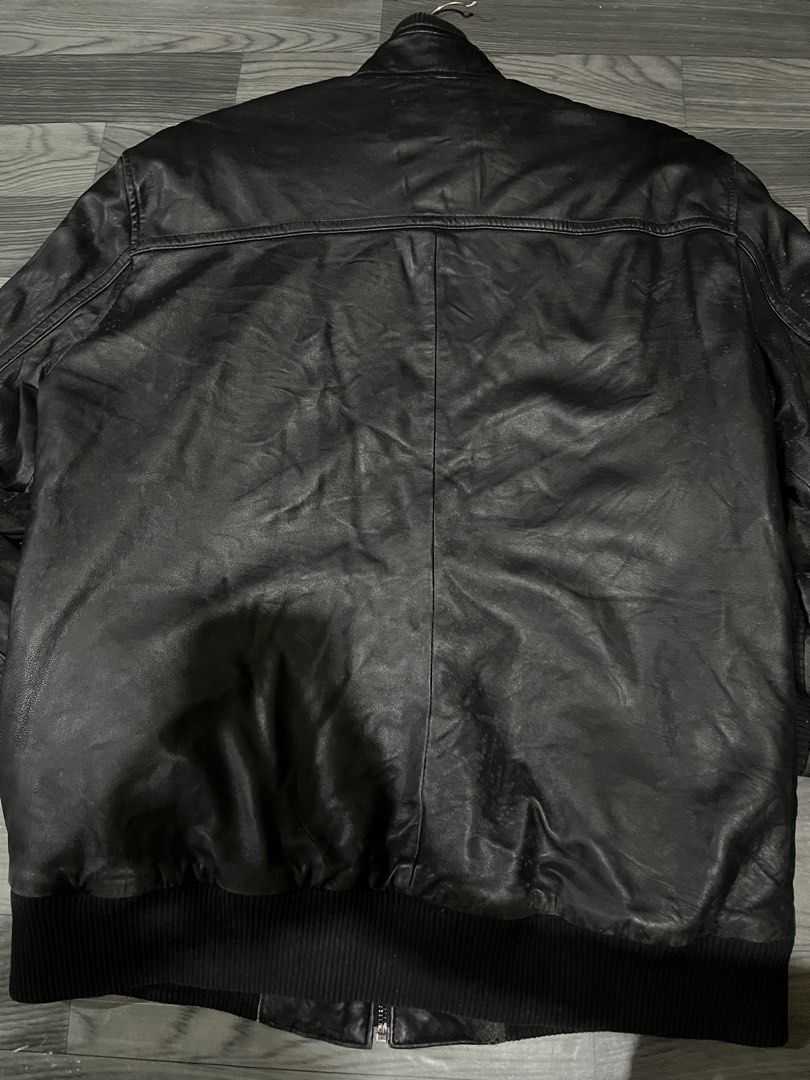 Espirit genuine leather jacket (Category: Coats, Jackets and Outerwear) located in Baguio. Submitted by amarilesbacagan2.tiger (Listing ID 1457829843, Image 2). Description: ESPRIT BRAND Large to xl Genuine leather no flaws 1,500 pesos Baguio location .