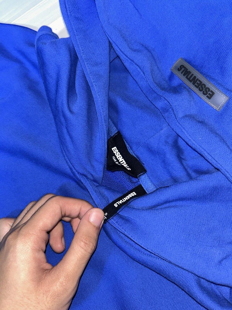 Fear of God Essentials Crenshaw (Category: Hoodies) located in Manila. Submitted by johannmarthee4 (Listing ID 1457832437, Image 3). Description: -Essentials FOG Crenshaw - Used trice - Small size fit to medium -Dimes 26 length x 20 width x sleeve 20 -Negotiable RFS: Need Funds.