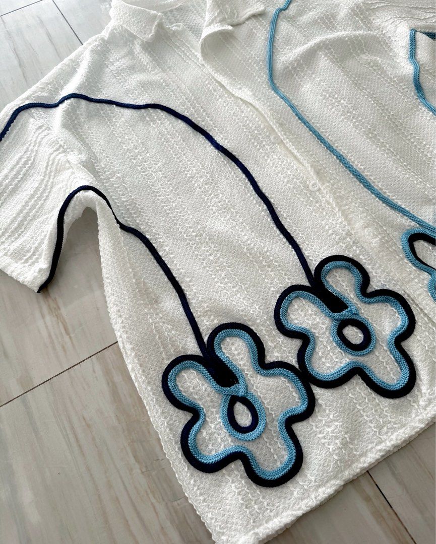 Aesthetic Polo Outfit (Category: Tshirts & Polo Shirts ) located in Mandaluyong City. Submitted by rxstudio (Listing ID 1457740975, Image 3). Description: Cozy Aesthetic Polo Outfit | Unisex Size: XL Dimes: 25 x 26 Condition: No Issue ₱1200 + SF Pick-up/Meet-up: Mandaluyong, Highway Hills (recommended to avoid scams) Delivery: Available via Lalamove (Shipping fee to be shouldered by the buyer).