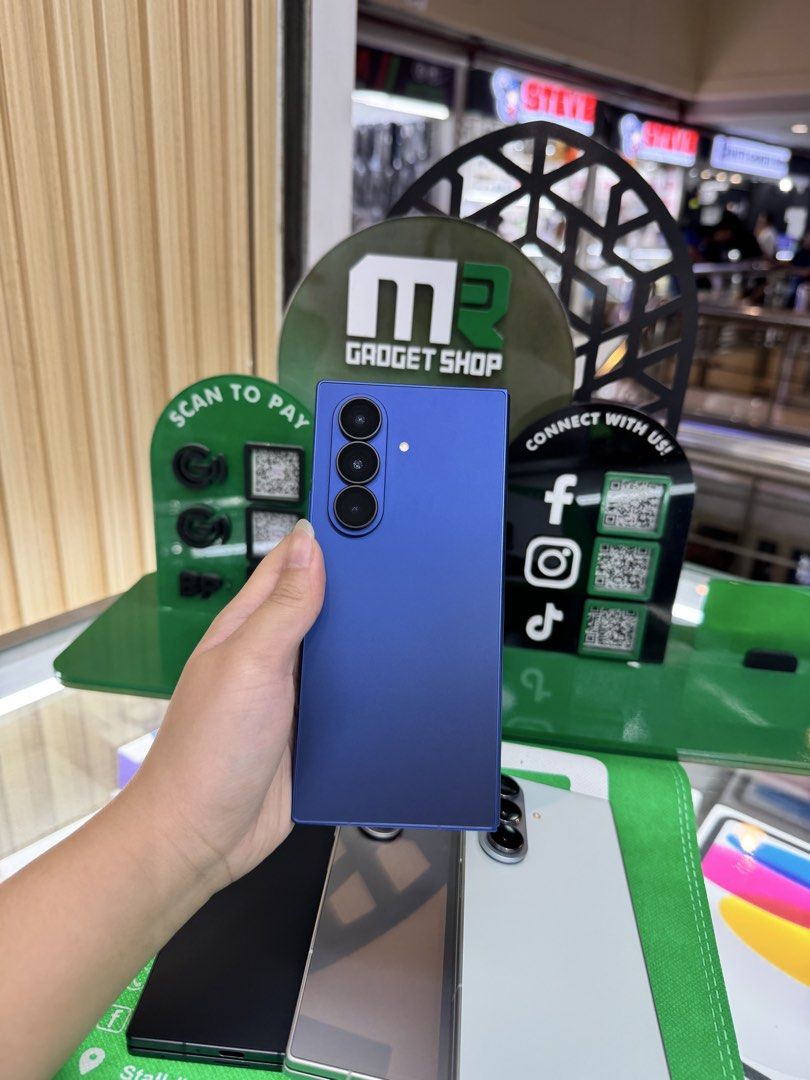Samsung Fold 7 512gb (Category: Samsung) located in Quezon City. Submitted by jazzstuff (Listing ID 1457804348, Image 2). Description: Fold 7 512gb Second-Hand Factory Unlocked Php 54,500 With freebies! (Charger, Clear Case, Hydrogel) 📍 Find us at U34A Greenhills Theatre Mall, Greenhills Shopping Center 🕒 Store Hours: Weekdays — 10AM to 9PM Weekends — 10AM to 10PM 📲 Follow us for updates and gadget finds: FB: /mrgadgetshop.ph IG: /mrgadgetshop