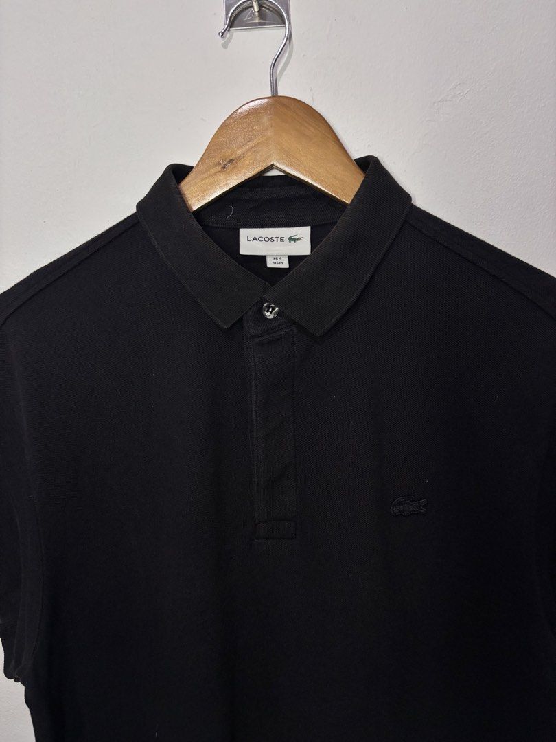 Lacoste Polo Shirt Monotone (Category: Formal Shirts) located in Pontevedra. Submitted by _miles001 (Listing ID 1457797545, Image 2). Description: Excellent Condition Minimal Neck lines 9/10 cr .