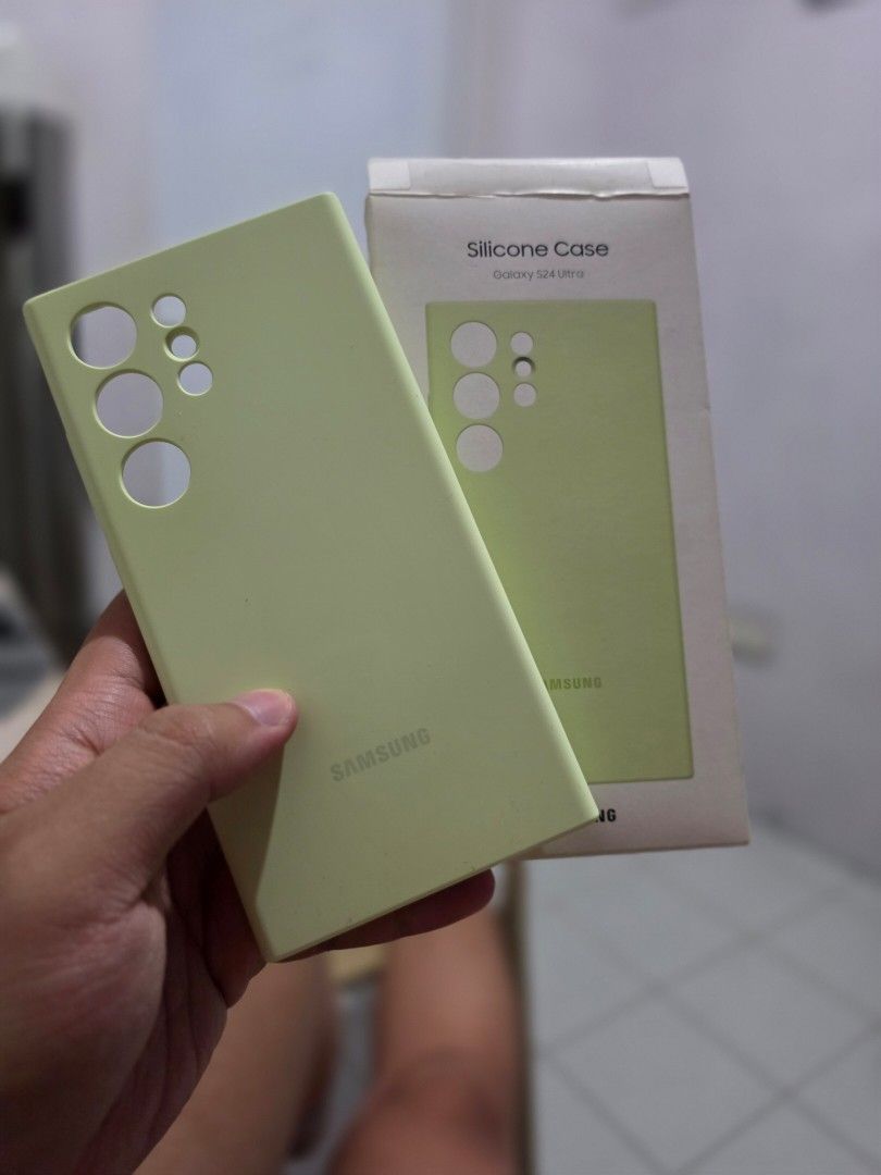 Galaxy S24 Silicone Case (Category: Cases & Sleeves) located in Tanza. Submitted by dxca_ (Listing ID 1457843902, Image 1). Description: - Genuine Samsung Silicone Case - Compatible with Galaxy S24 Ultra - Color: Light Green - Condition: Brand new, opened for display only - Includes original box and receipt - Location: Tanza, Cavite.