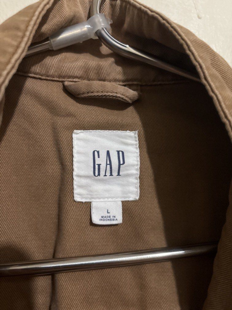 Gap Utility Jacket (Category: Coats, Jackets and Outerwear) located in Muntinlupa City. Submitted by owrayttttt (Listing ID 1457809088, Image 3). Description: - Gap Utility Jacket - Large on tag - Dimes is 23x29 - No issue - Complete tags - Free shipping nationwide via j&t.