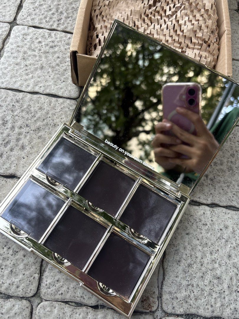 GRWM 6 pan makeup case (Category: Makeup) located in Pasig City. Submitted by lovepinkthings (Listing ID 1457793823, Image 2). Description: - pink - can do tiktok check out.