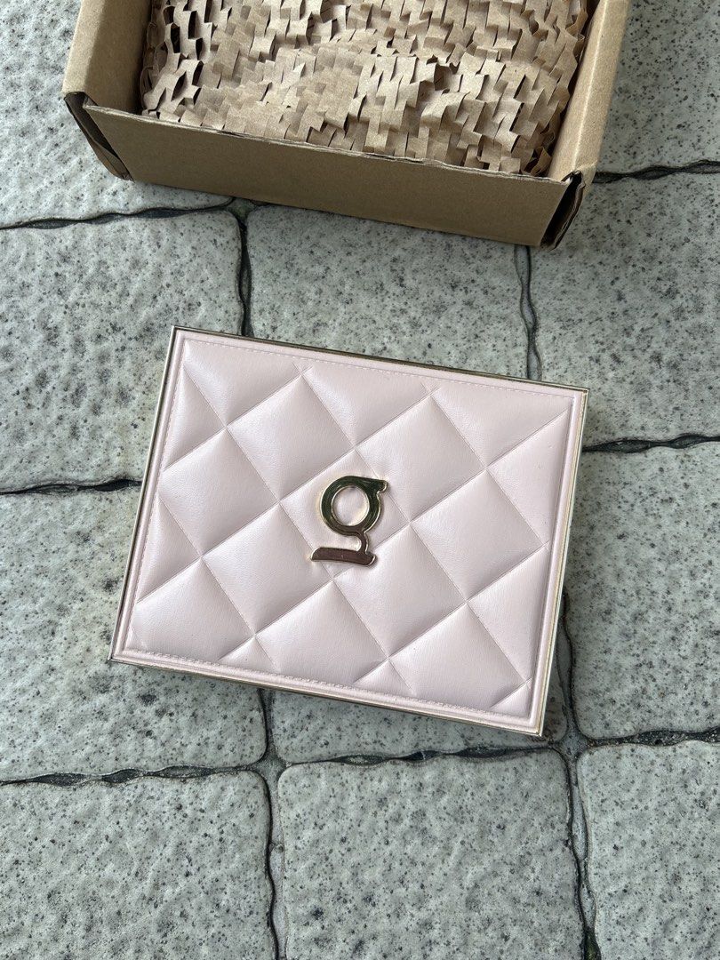 GRWM 6 pan makeup case (Category: Makeup) located in Pasig City. Submitted by lovepinkthings (Listing ID 1457793823, Image 1). Description: - pink - can do tiktok check out.