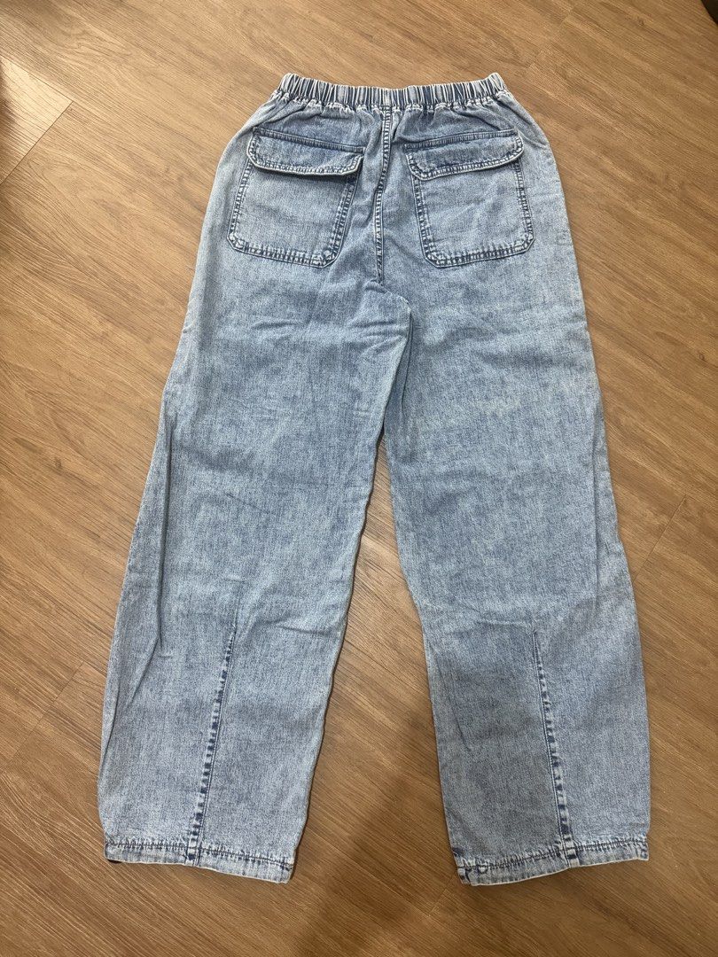 GU Jeans Medium (Category: Jeans) located in Mandaluyong City. Submitted by gemmiebears (Listing ID 1457732465, Image 3). Description: GU Size on Tag: M Waistline: Stretchable from 22-26” Length: 38” Ankle: 8”.
