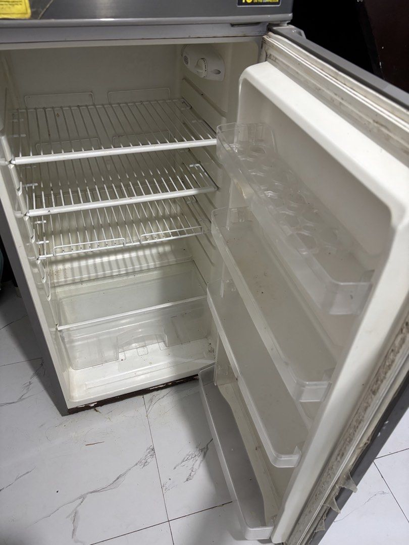 Haier Inverter Refrigerator (Category: Refrigerators and Freezers) located in Manila. Submitted by silentfish_a03fc4 (Listing ID 1457726312, Image 3). Description: - Haier Inverter Refrigerator - 3 years pa lang nagamit - Energy Guide Sticker Attached (Energy Efficient) - Multiple Interior Shelves - Ample Door Compartments - Minor wear on interior seals - Excellent for keeping food fresh.