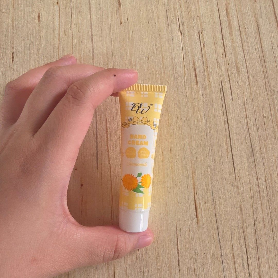 Hand Cream (Category: Hands & Nails) located in Pasig City. Submitted by aerasdrafts (Listing ID 1457759990, Image 2). Description: As is. Never been used. Brand new..