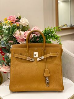 (Category: ) located in . Submitted by luxshare_preloved_ (Listing ID 1457810158, Image 1). Description: .