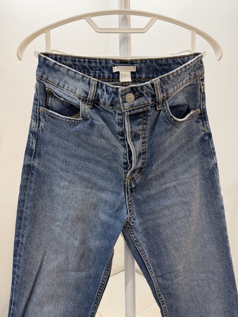 H&M Blue Denim Straight Leg Jeans (Category: Jeans) located in Talisay. Submitted by itslucym (Listing ID 1457789392, Image 2). Description: - H&M Blue Denim Jeans - Straight Leg Cut - Frayed Hem Detail - Classic Five-Pocket Styling - Button and Zip Fly - Ideal for Everyday Wear - Versatile: Easy to style with any top - Very pleasing to wear - Fits 26-27.