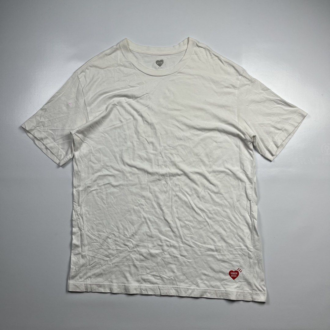 Human Made (Category: Tshirts & Polo Shirts ) located in Lucena. Submitted by RAGGGGSSSS (Listing ID 1457810183, Image 1). Description: Human Made Medium on Tag 28.5x21 Still in Verygood Condition Authentic Honest issue: Minor yellowing on some parts (Removable) 600 plus shipping fee .