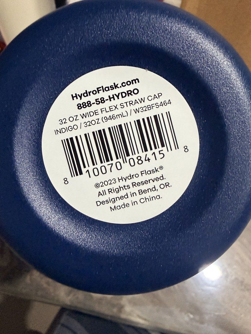 HydroFlask Wide Flex Straw 32oz Indigo (Category: Water Bottles & Tumblers) located in Muntinlupa City. Submitted by kcshopph (Listing ID 1457877956, Image 2). Description: Selling low because I bought the wrong color..