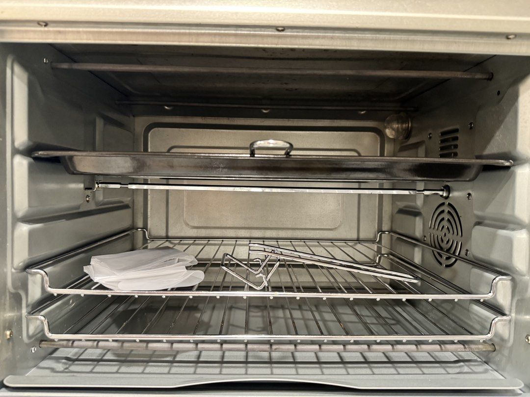 Imarflex 48L Oven & Rotisserie (Category: Bakeware) located in Quezon City. Submitted by moniquecloset (Listing ID 1457782457, Image 3). Description: Barely used, like new. Complete accessories with box.