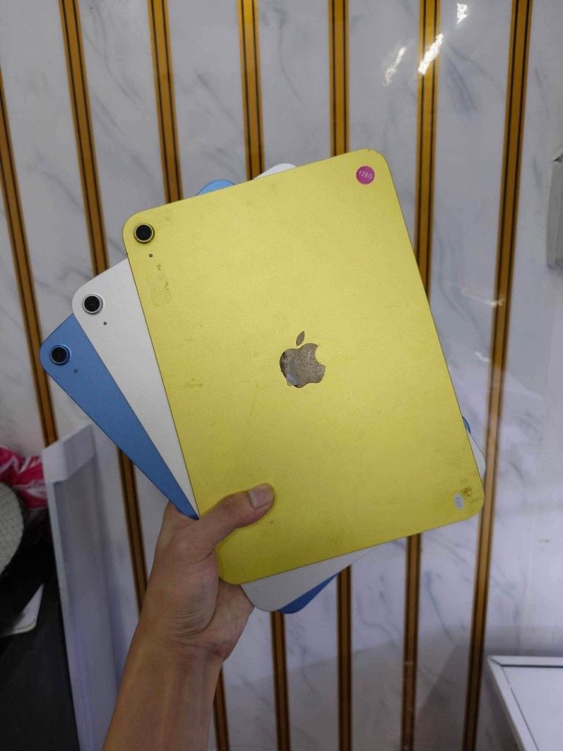 IPAD A16 128GB WIFI (Category: iPad) located in Pasay City. Submitted by delrosariowilma9333 (Listing ID 1457745400, Image 1). Description: 📱 iPad A16 128GB WiFi 💰 ₱25,500 📦 +₱300 with box • 11-inch Liquid Retina Display • A16 chip • 128GB storage • WiFi only • USB-C • Touch ID • Apple Pencil (USB-C) compatible • Perfect for work, school, streaming & gaming • Ready for new user setup 💬 PM for inquiries.