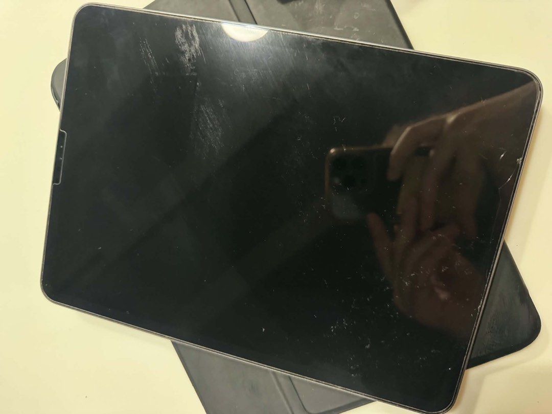 iPad Pro (1st Gen 2018 Model) (Category: iPad) located in Quezon City. Submitted by awwngel (Listing ID 1457810787, Image 3). Description: For sale! iPad Pro (11 inch) 1st Gen 2018 Model Finish: Space Gray Capacity: 256 GB Wifi Model Chip: A12x Bionic Chip iOS still updated (2026 Inclusion: Apple Pencil (2nd Gen; with minor stains and nib slightly scratched) with Tempered Glass (with minimal scratch) Silicone Case (with signs of usage) NO box and