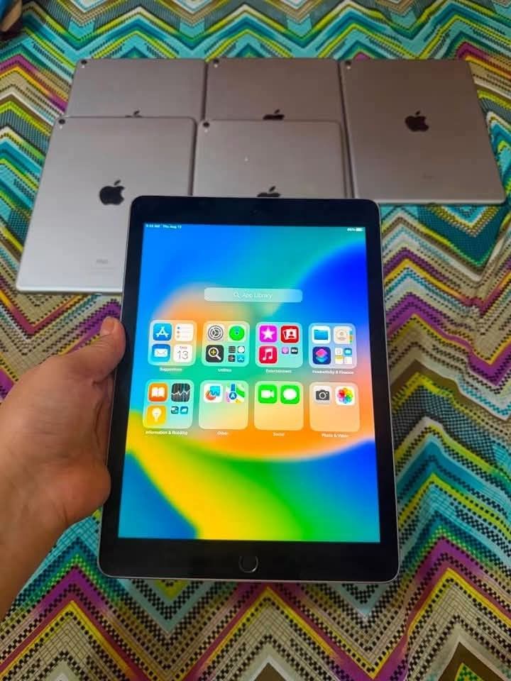 IPAD PRO 9.7 INCH | 32GB | WIFI ONLY (Category: iPad) located in Pasay City. Submitted by delrosariowilma9333 (Listing ID 1457807233, Image 3). Description: 💰 ₱5,900 ONLY 📱 iPad Pro 9.7-inch | 32GB | WiFi Only ✨ Good condition ✅ 32GB Storage ✅ WiFi Only ✅ Touch ID ✅ Camera working ✅ Speaker working ✅ Ready for new user ✅ Good for YouTube, Netflix, browsing & online classes 📦 Box + charger available.