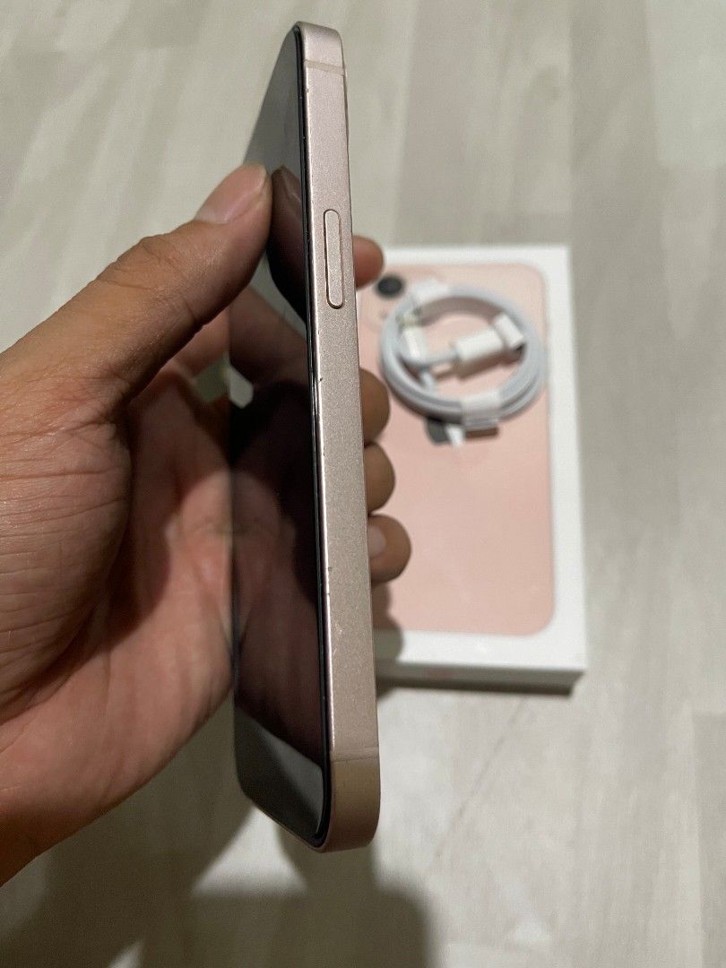 Iphone 13 (Category: iPhone 13 Series) located in Caloocan City. Submitted by jiken0528 (Listing ID 1457871747, Image 2). Description: For Sale iphone13 pink 128gb Factory Unlocked (any sim) 88 BH Face ID Truetone ✅ CH/A variant Issue nasa pic Bukod don wala na Gagamitin nalang Makunat pa battery Inclusions : Rep box chord case only Metup caloocan south location 14500 Pass sa bns .